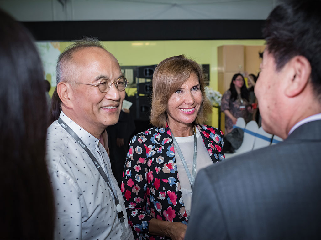 Lourdes Cirlot and Hou De Qian during Gaudí World Congress 2016 in Shanghai.